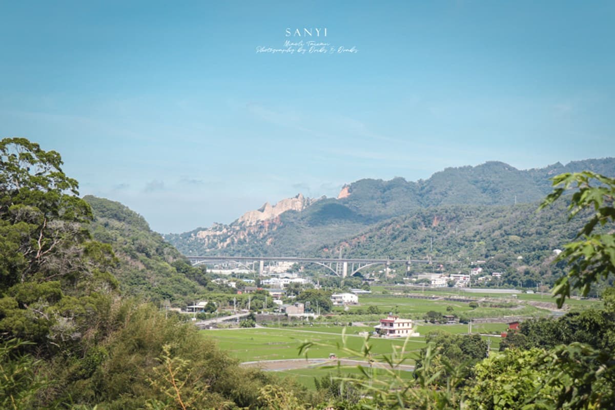 宛如進入時光隧道！苗栗「鐵道自行車」眺望火炎山美景，探險隱藏版斷橋祕境