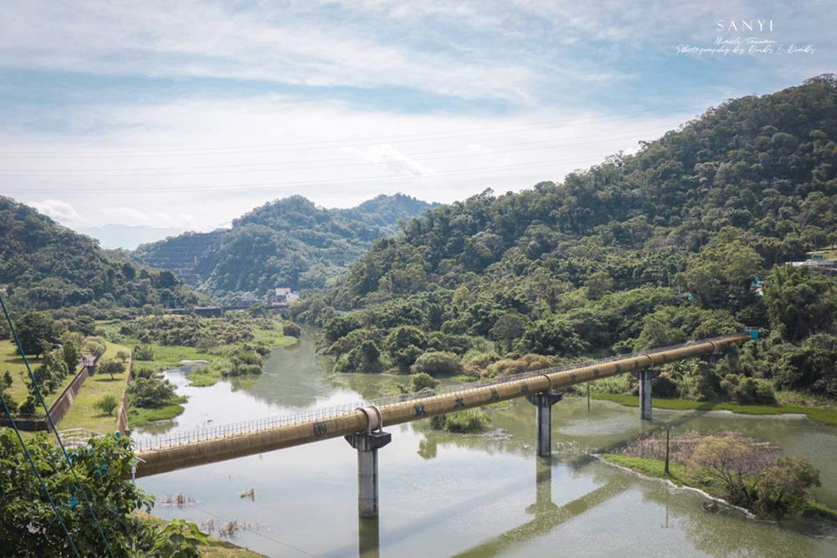 宛如進入時光隧道！苗栗「鐵道自行車」眺望火炎山美景，探險隱藏版斷橋祕境