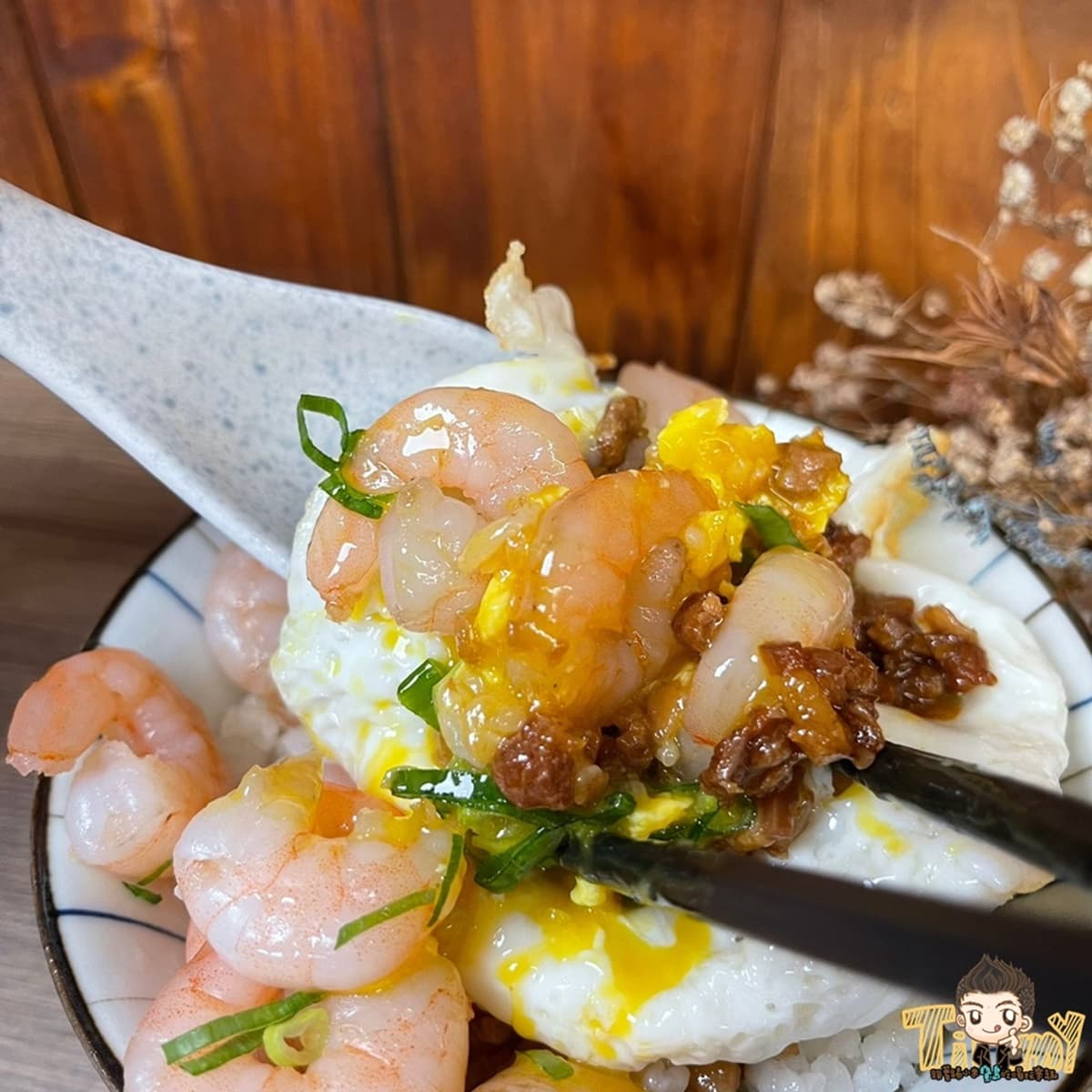 浮誇痛風滷肉飯再一發！現刨黃金烏魚子泥超療癒，加碼厚切烏魚子口感像起司