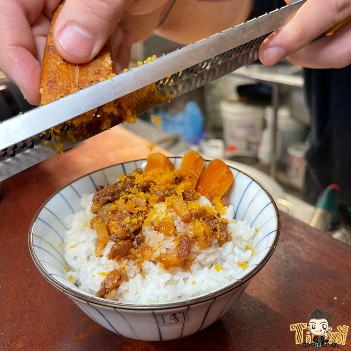 浮誇痛風滷肉飯再一發！現刨黃金烏魚子泥超療癒，加碼厚切烏魚子口感像起司