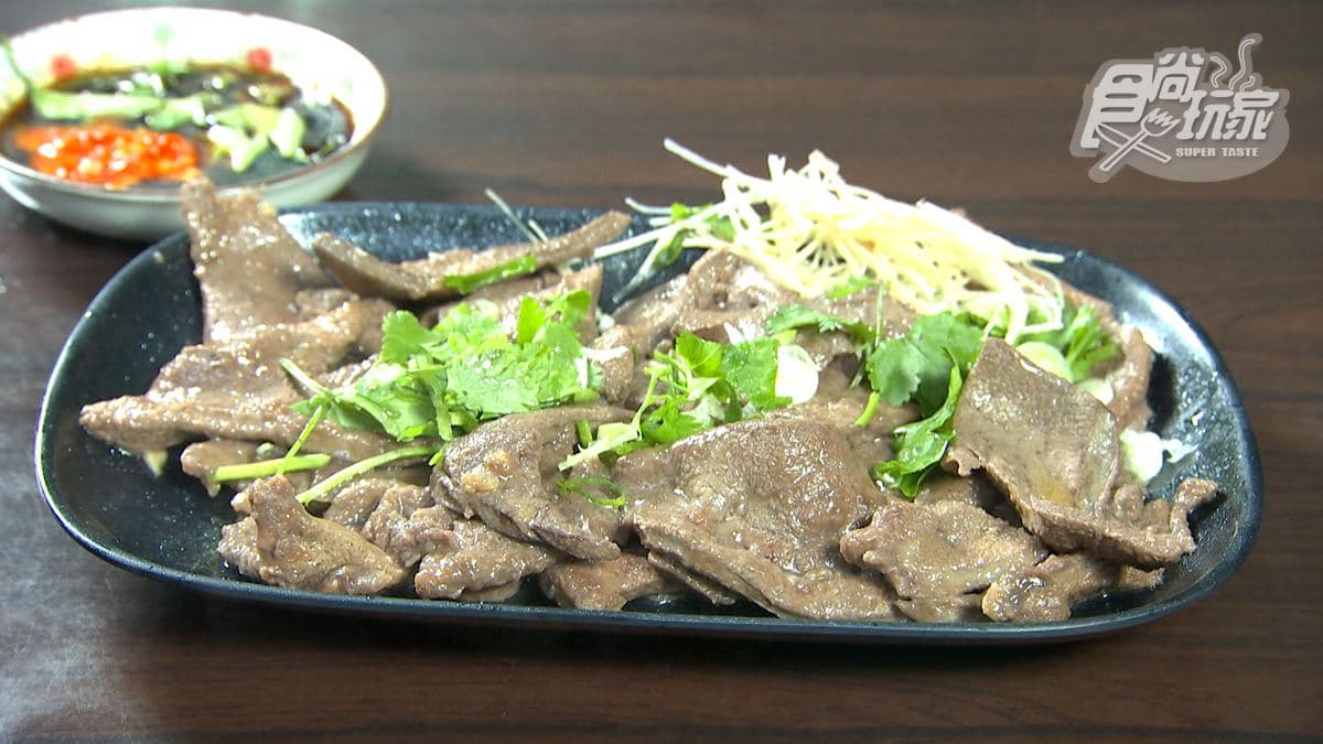 飄香超過80年！新北「老字號頭骨肉」Q彈有嚼勁，必點豬眼睛有滿滿膠質