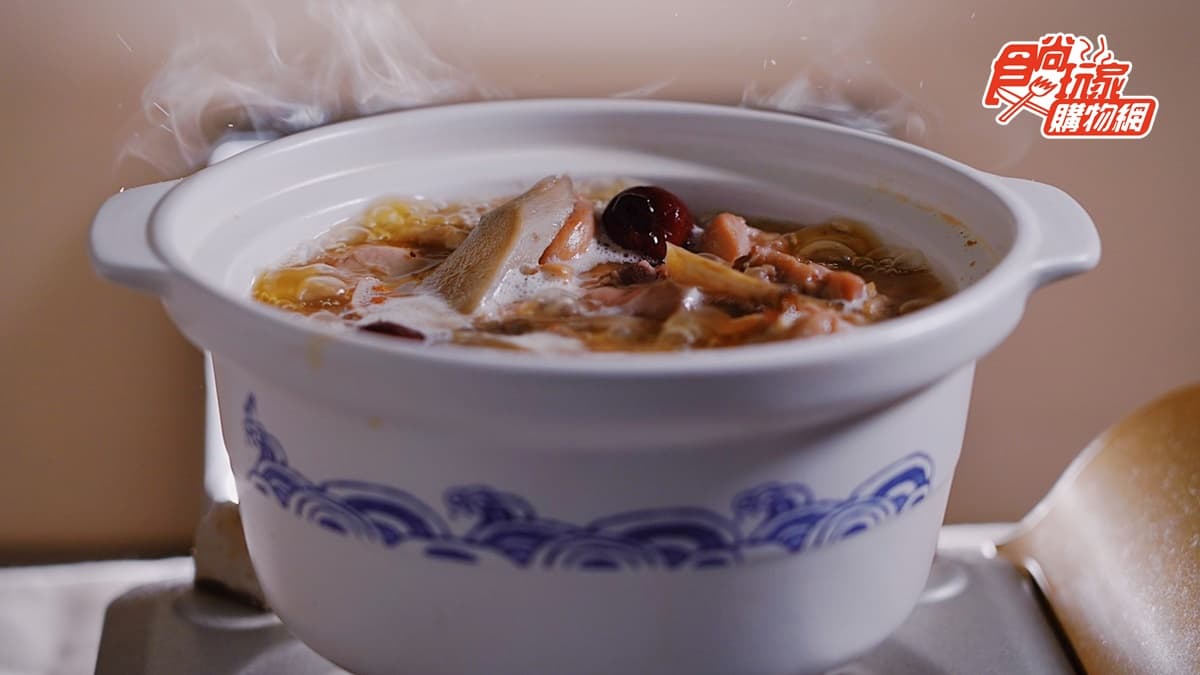 全台唯一「吹冷氣的雞」！賣破10萬超狂雞湯，麻油、牛蒡、九尾草３組合獨賣