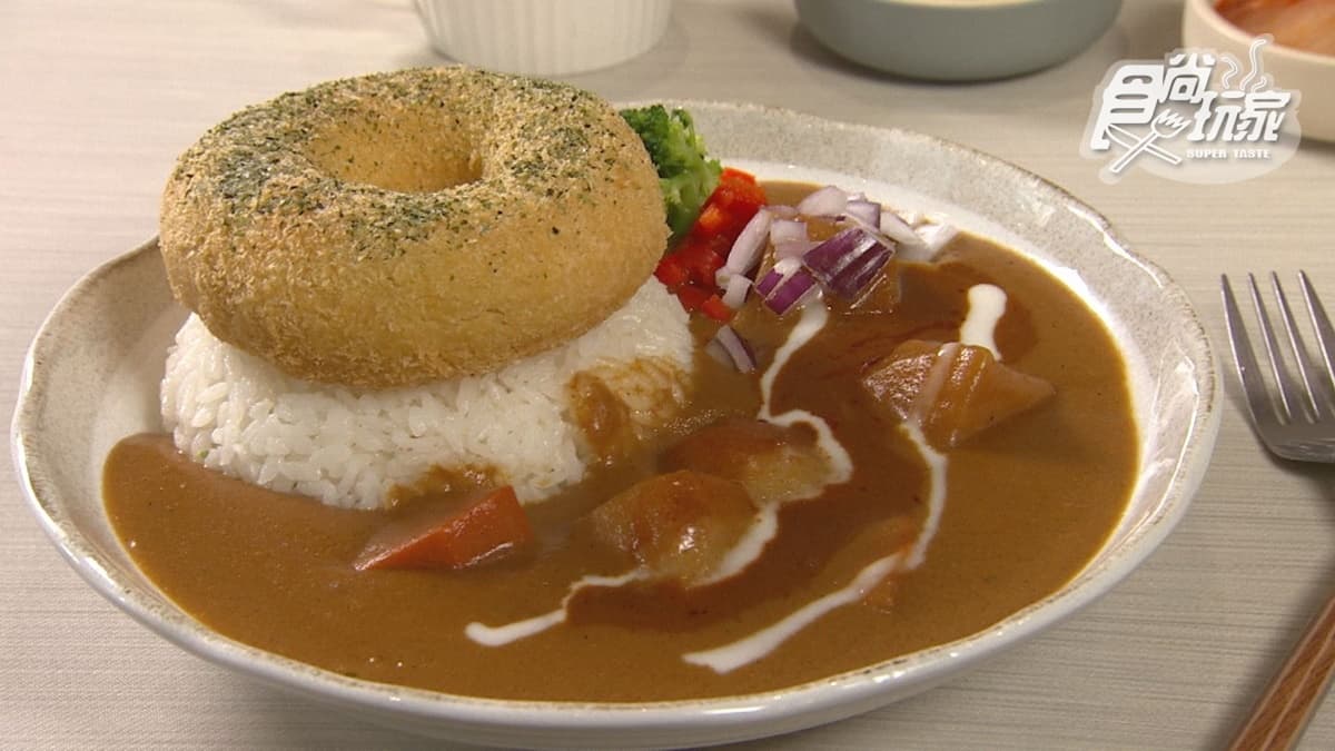 打卡超吸睛！韓系咖啡廳「甜甜圈＋咖哩飯」意外超搭，臭豆腐口味一吃會上癮