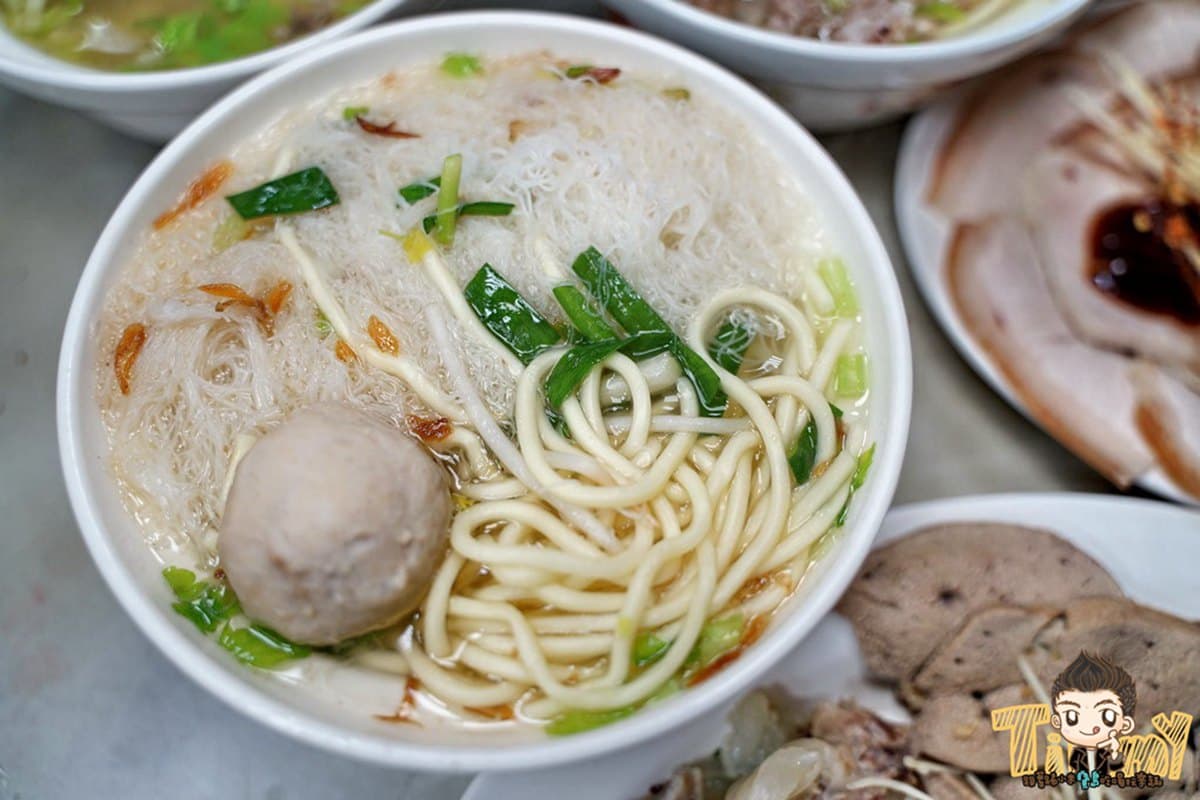 新竹80年小吃!老饕最愛雙重口感「米粉麵」,小菜必試客家「豬肉果凍」 新竹80年小吃!老饕最愛雙重口感「米粉麵」,小菜必試客家「豬肉果凍」