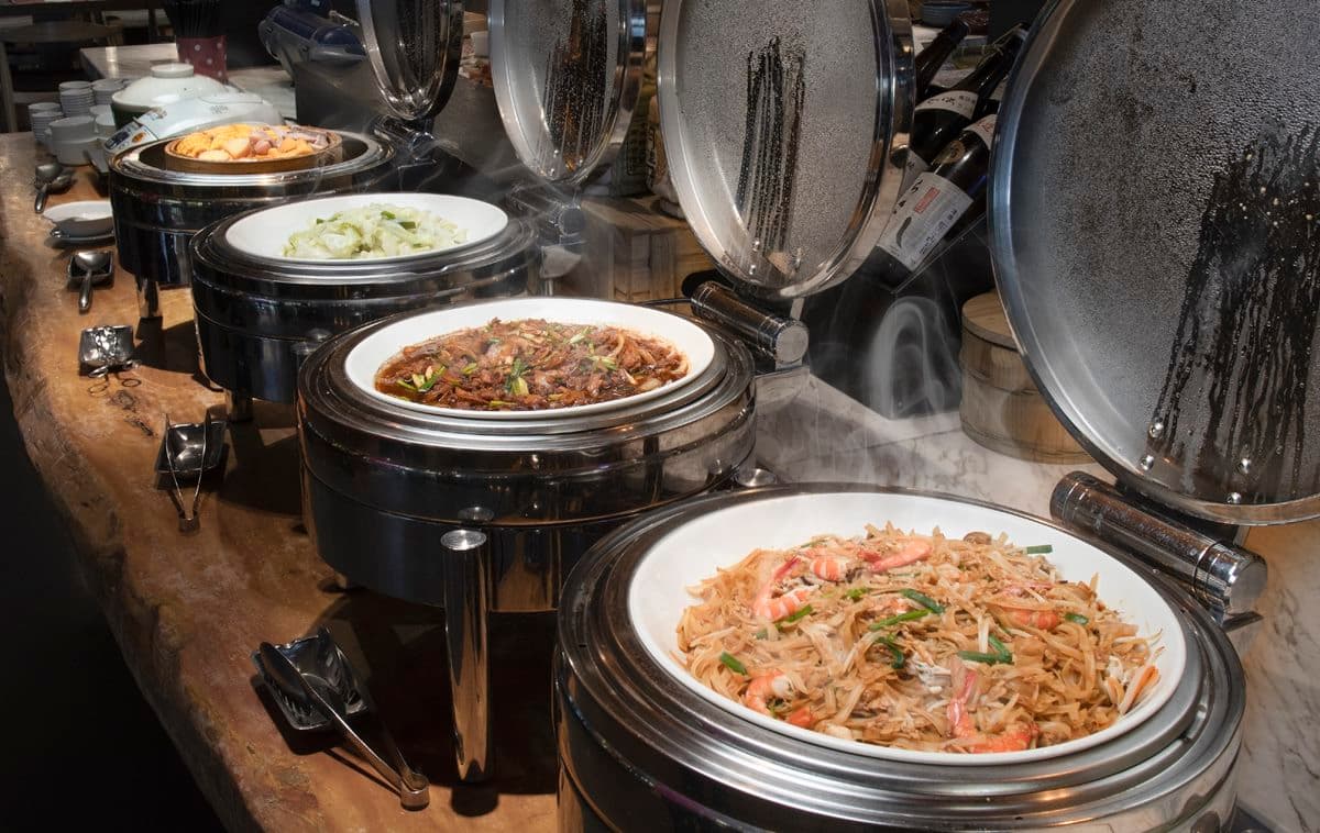 超狂飯店399元吃到飽！一次爽嗑Buffet多達３小時，還有１人屬虎４人都打折好康