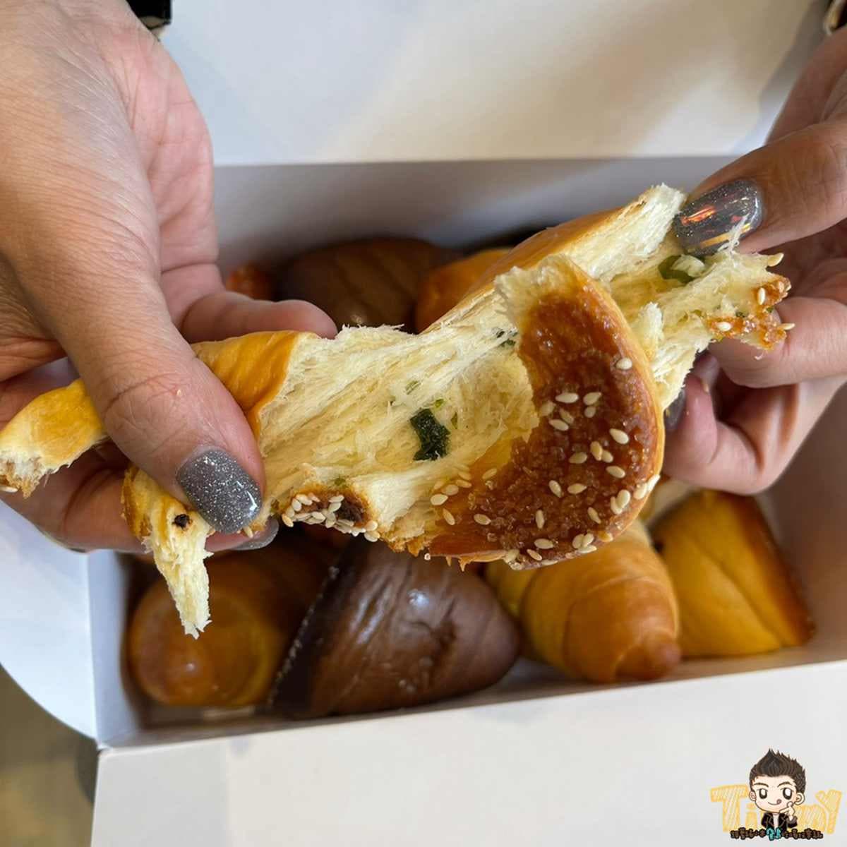 【新開店】這不是烤饅頭！人氣韓系海螺捲每日秒殺，粉紅餐車、外帶盒超吸睛