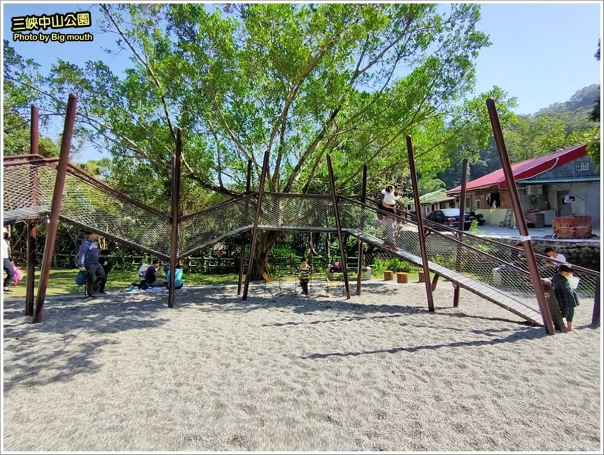 小孩要瘋了!三峽森林系公園先排「30公尺樹藤溜滑梯」,樹屋平台放電一整天 小孩要瘋了!三峽森林系公園先排「30公尺樹藤溜滑梯」,樹屋平台放電一整天
