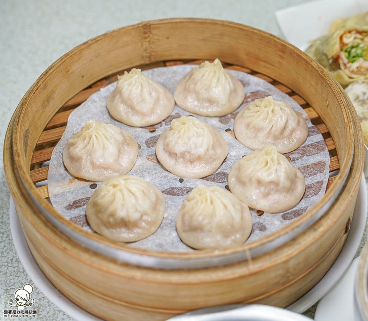 銅板價嗑五星主廚美食！每日現做爆汁湯包，排隊搶秒殺蘿蔔絲餅、溫體豬捲餅