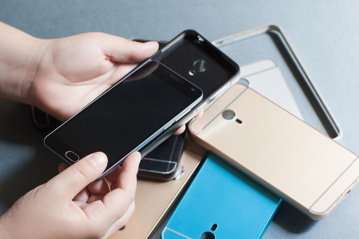 手機充電要拔手機殼、調整螢幕亮度！Apple公開更新iOS 15.4必學省電10招