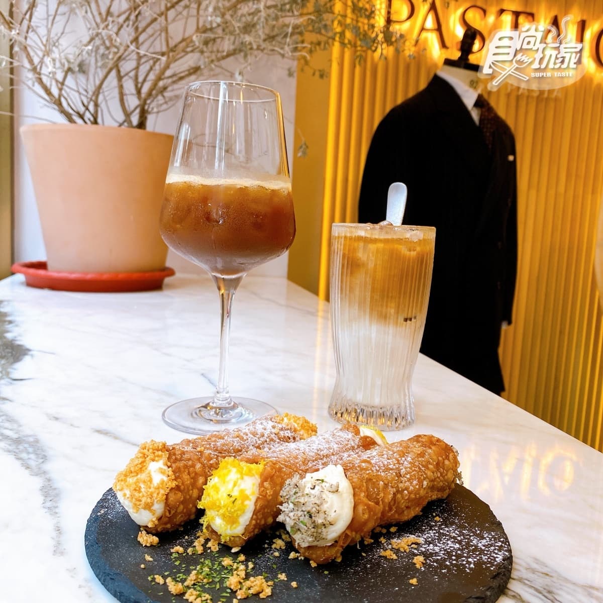 重現電影《教父》甜點!PASTAIOX蜷尾家3款Cannoli,焦脆捲餅+冰淇淋太欠吃 重現電影《教父》甜點!PASTAIOX蜷尾家3款Cannoli,焦脆捲餅+冰淇淋太欠吃