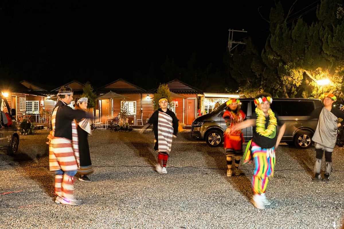 宛如置身歐洲童話故事！夢幻「城堡房」預約才能住，還有套裝行程賞絕美雲海