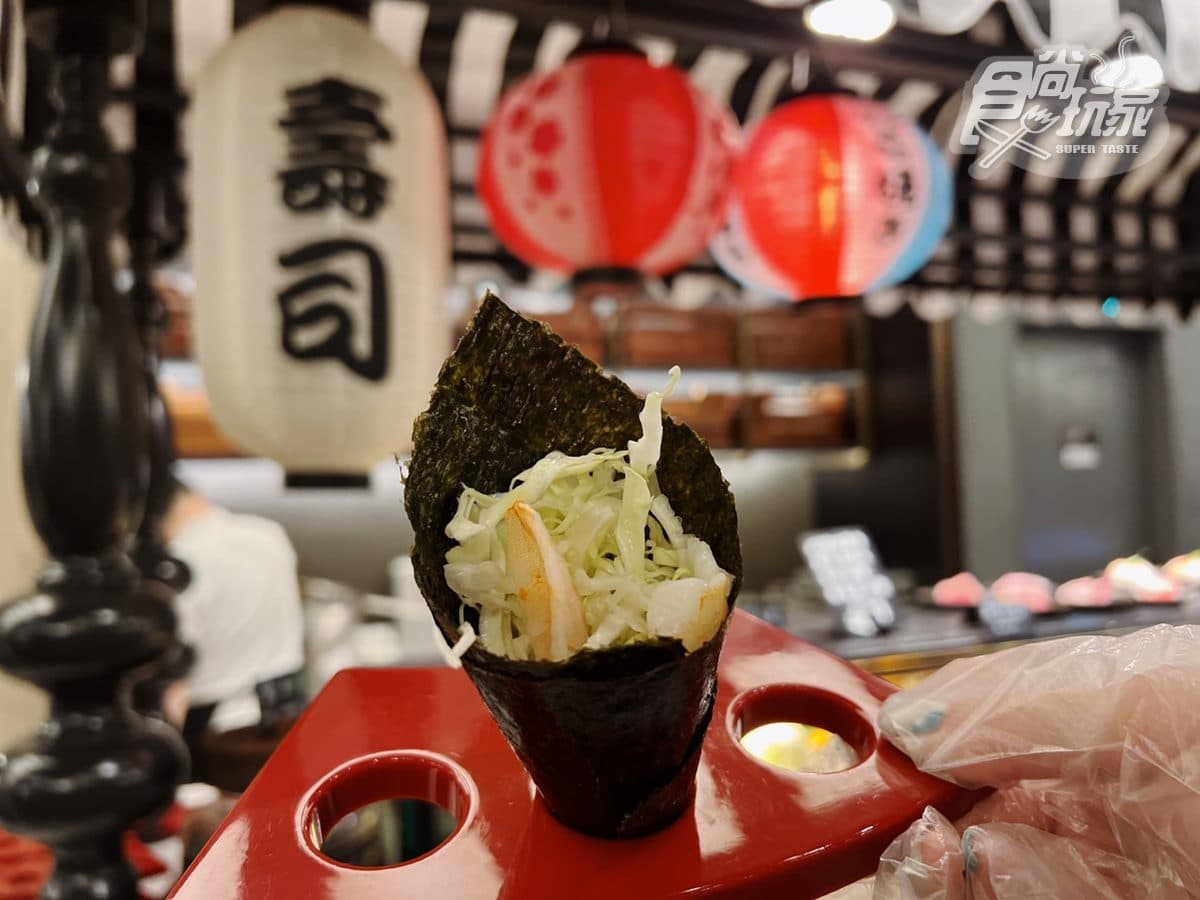 全台唯一頂級海洋系夜宿！可睡Q版鯊魚床看海底生物，還有飯店吃到飽＋宵夜