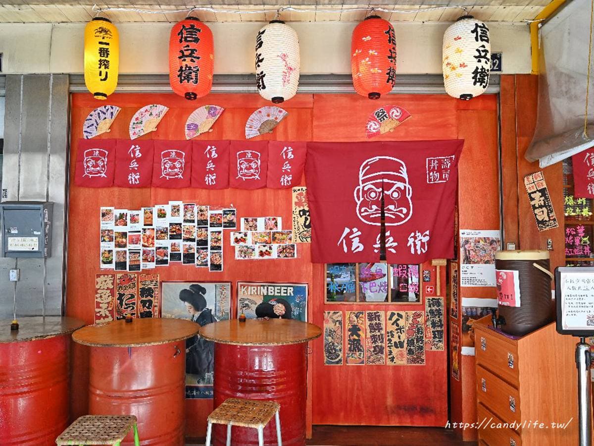 鮭魚、燒肉堆成超猛高塔！點這碗１次爽吃４種海鮮，台中浮誇丼飯推爆料新品