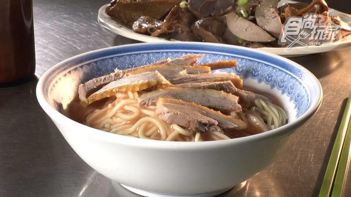 招牌鴨肉麵便宜CP值很高，深受在地人喜愛。
