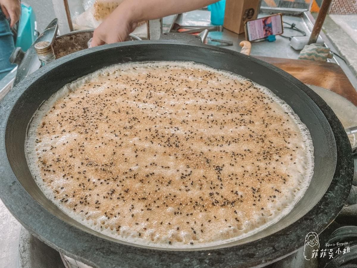 剛起鍋最好吃！宜蘭古早味「米糕煎」飄香40年，老饕最愛芝麻口味只要20元