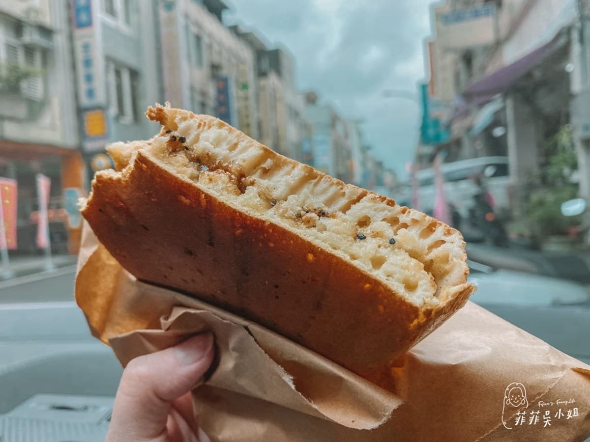 剛起鍋最好吃！宜蘭古早味「米糕煎」飄香40年，老饕最愛芝麻口味只要20元