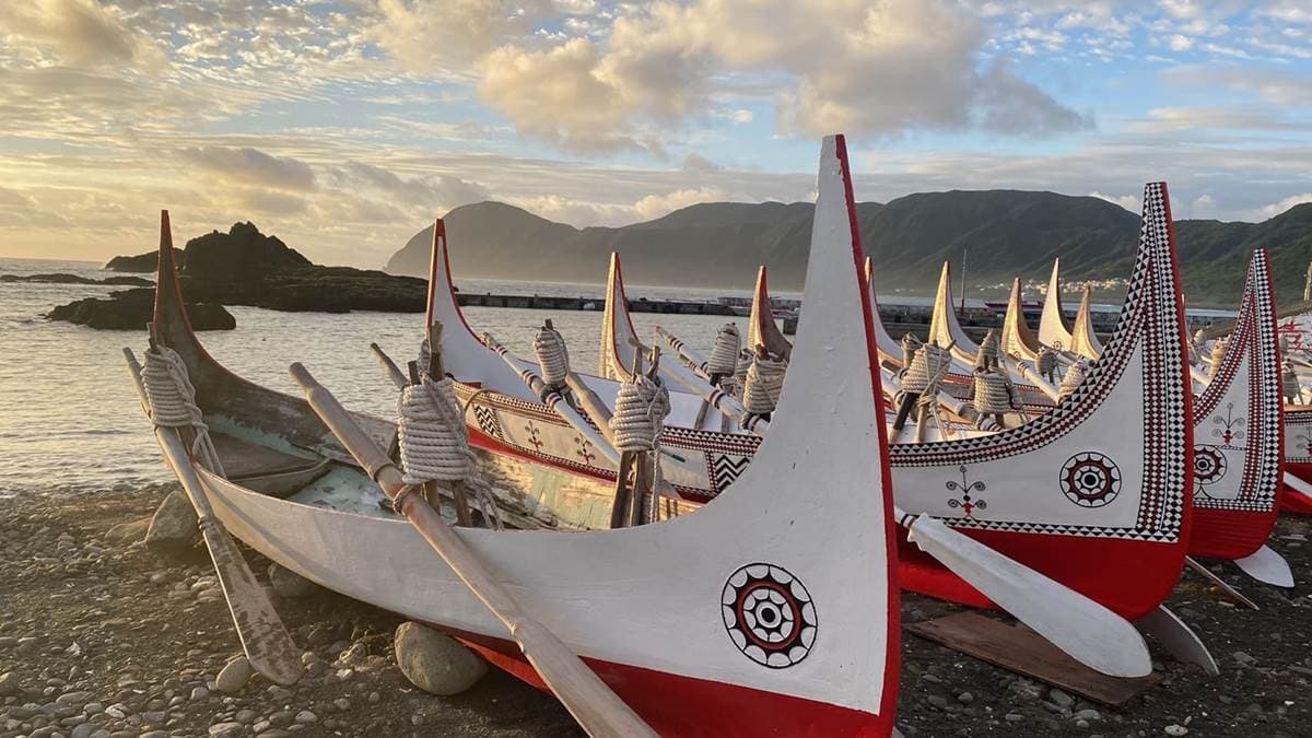 超值海島２玩法！蘭嶼抓飛魚＋綠島浮潛，還有賞鯨、牛奶湖、住萬元海景房