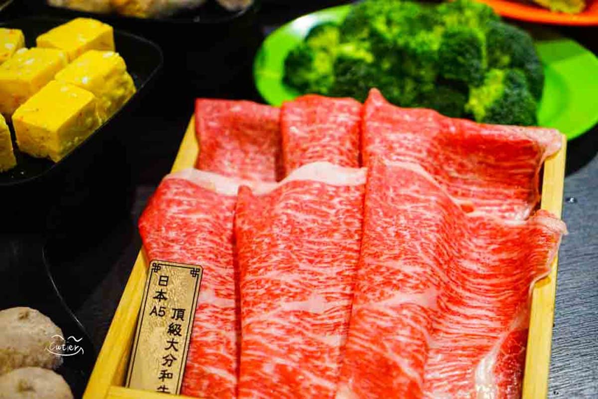 搶最後一波！新竹浮誇海鮮塔「蛤蜊吃到飽」到４月底，火鍋搭獨門沙茶更提味