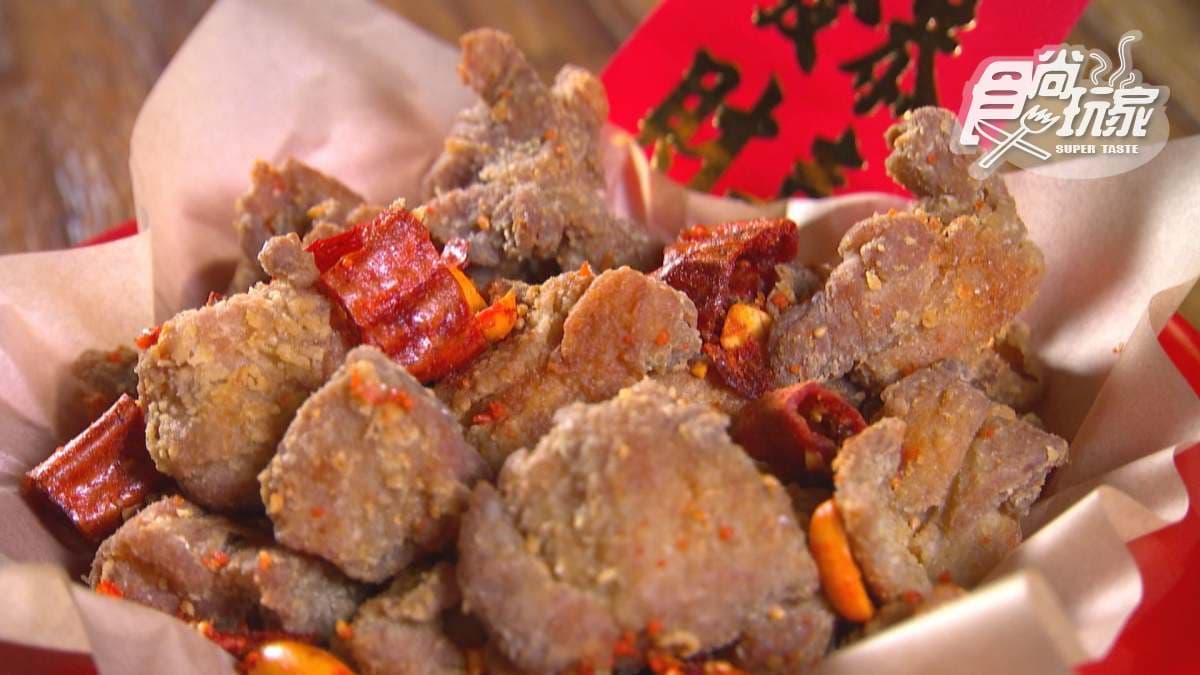 「黃飛鴻辣子雞」的雞皮薄脆，吃起來很唰嘴。