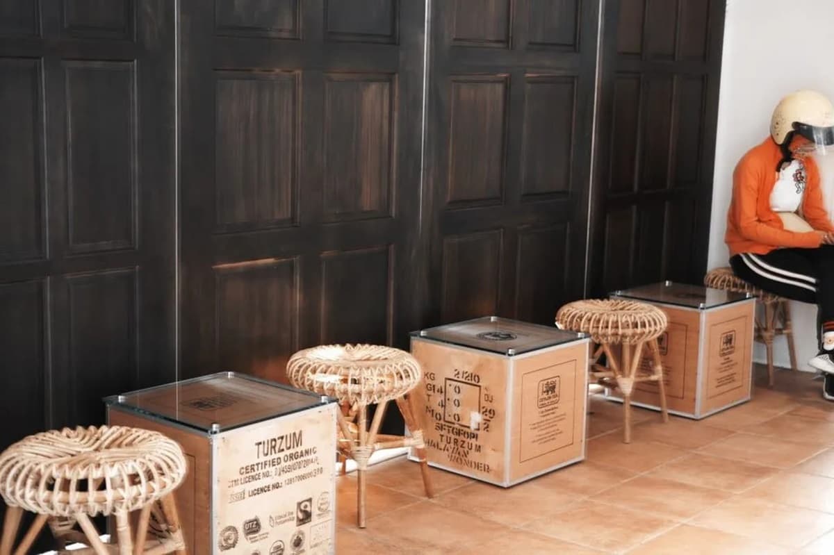 「台中最美奶茶店」在這!純白建築+南洋風沙發區IG暴紅,手搖控朝聖拍一波 「台中最美奶茶店」在這!純白建築+南洋風沙發區IG暴紅,手搖控朝聖拍一波