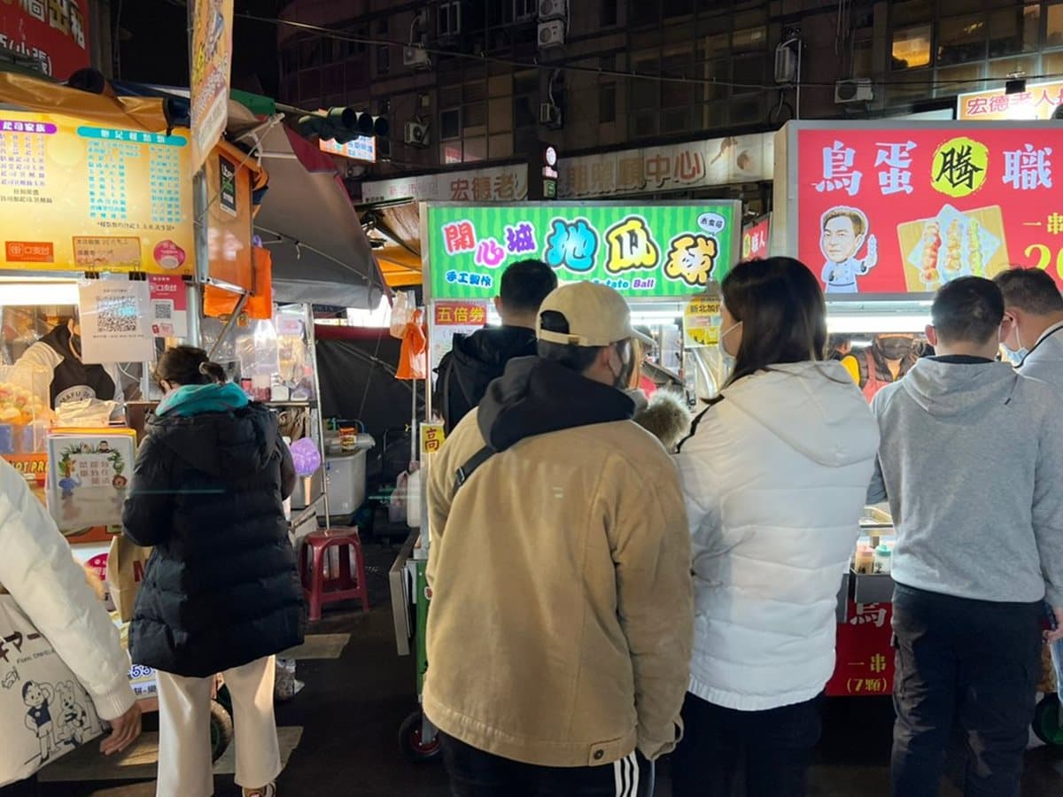 外酥內Q好過癮!北中南8間人氣地瓜球:彩色版、寶可夢配色、巨無霸恐龍蛋 外酥內Q好過癮!北中南8間人氣地瓜球:彩色版、寶可夢配色、巨無霸恐龍蛋