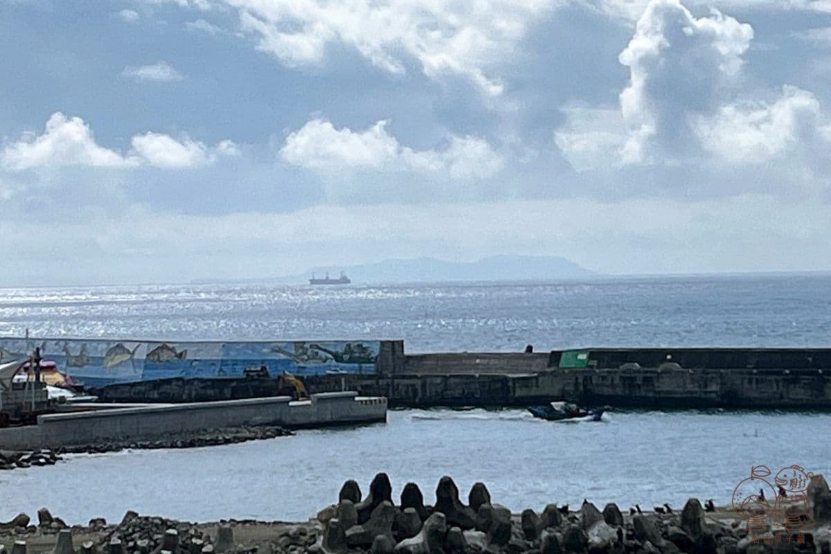 聽海浪聲入睡！「網評4.7星民宿」坐擁120度海景，陽台旁泡澡邊看海好Chill