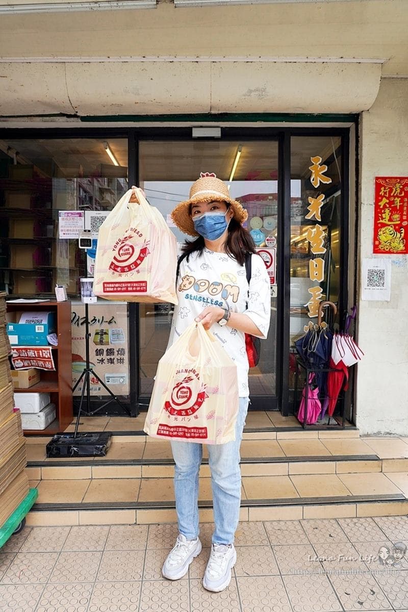 一撕開就爆漿!比臉大「菠蘿麵包」團購界超夯,滿滿奶油、巧克力瀑布太邪惡 一撕開就爆漿!比臉大「菠蘿麵包」團購界超夯,滿滿奶油、巧克力瀑布太邪惡