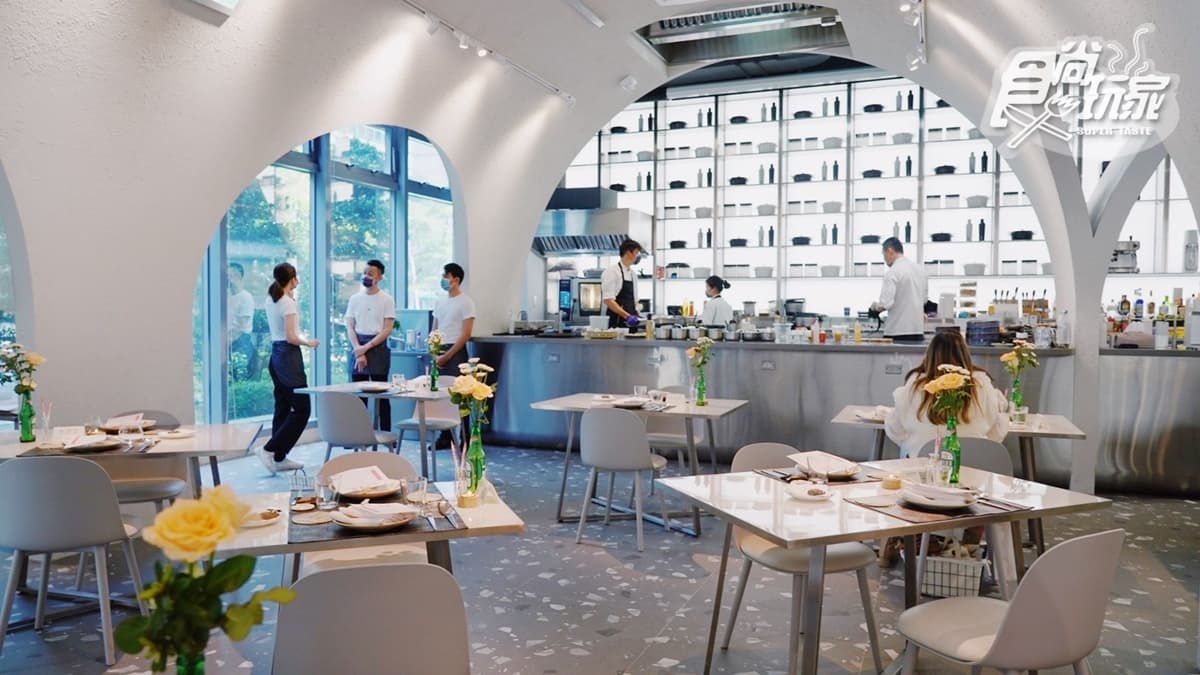 最美家電行開餐廳!恆隆行概念店推夜市餐食,「誠品書牆區」咖啡不到百元 最美家電行開餐廳!恆隆行概念店推夜市餐食,「誠品書牆區」咖啡不到百元