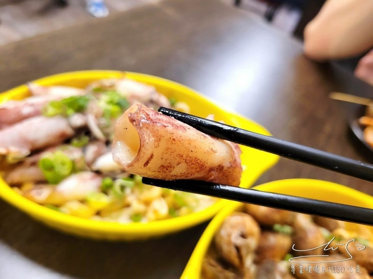 風螺、小卷多到看不見麵！「浮誇海鮮痛風麵」CP值破表，再嗑超下飯爆炒龍蝦