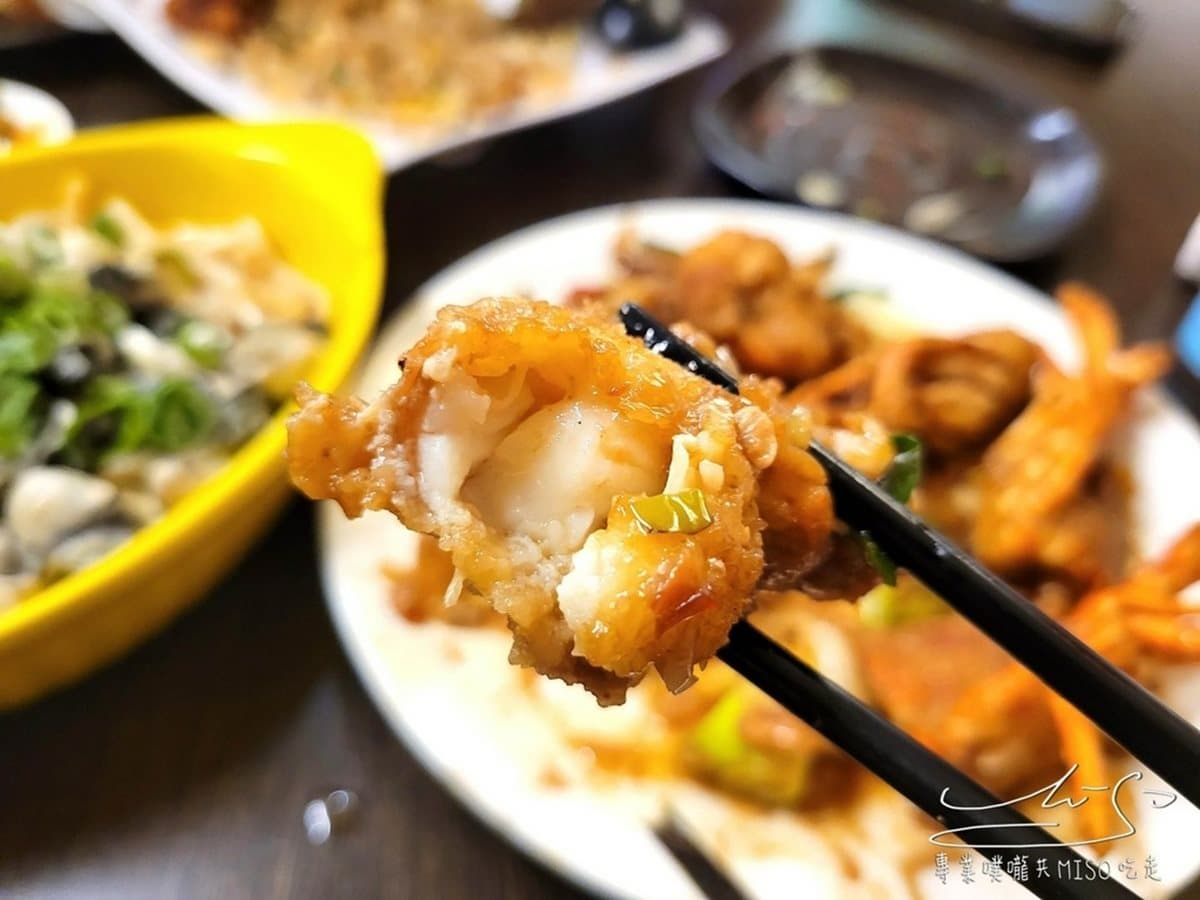 風螺、小卷多到看不見麵！「浮誇海鮮痛風麵」CP值破表，再嗑超下飯爆炒龍蝦