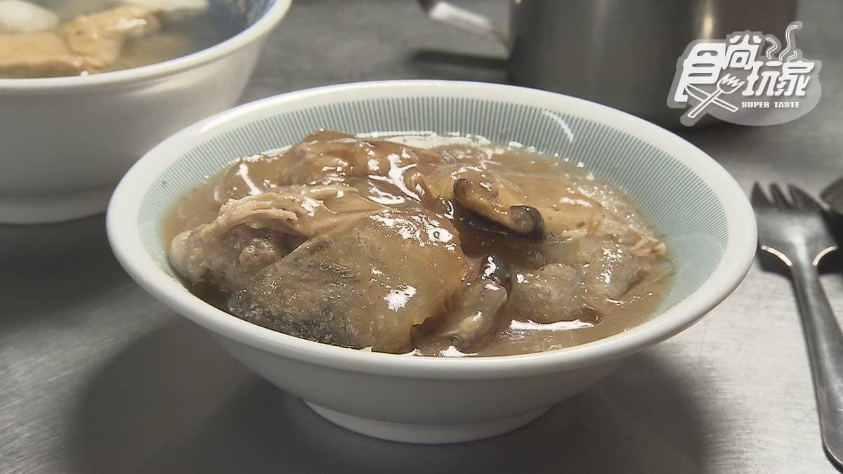 肉圓皮Q大顆，餡料又多，醬料也好好吃。