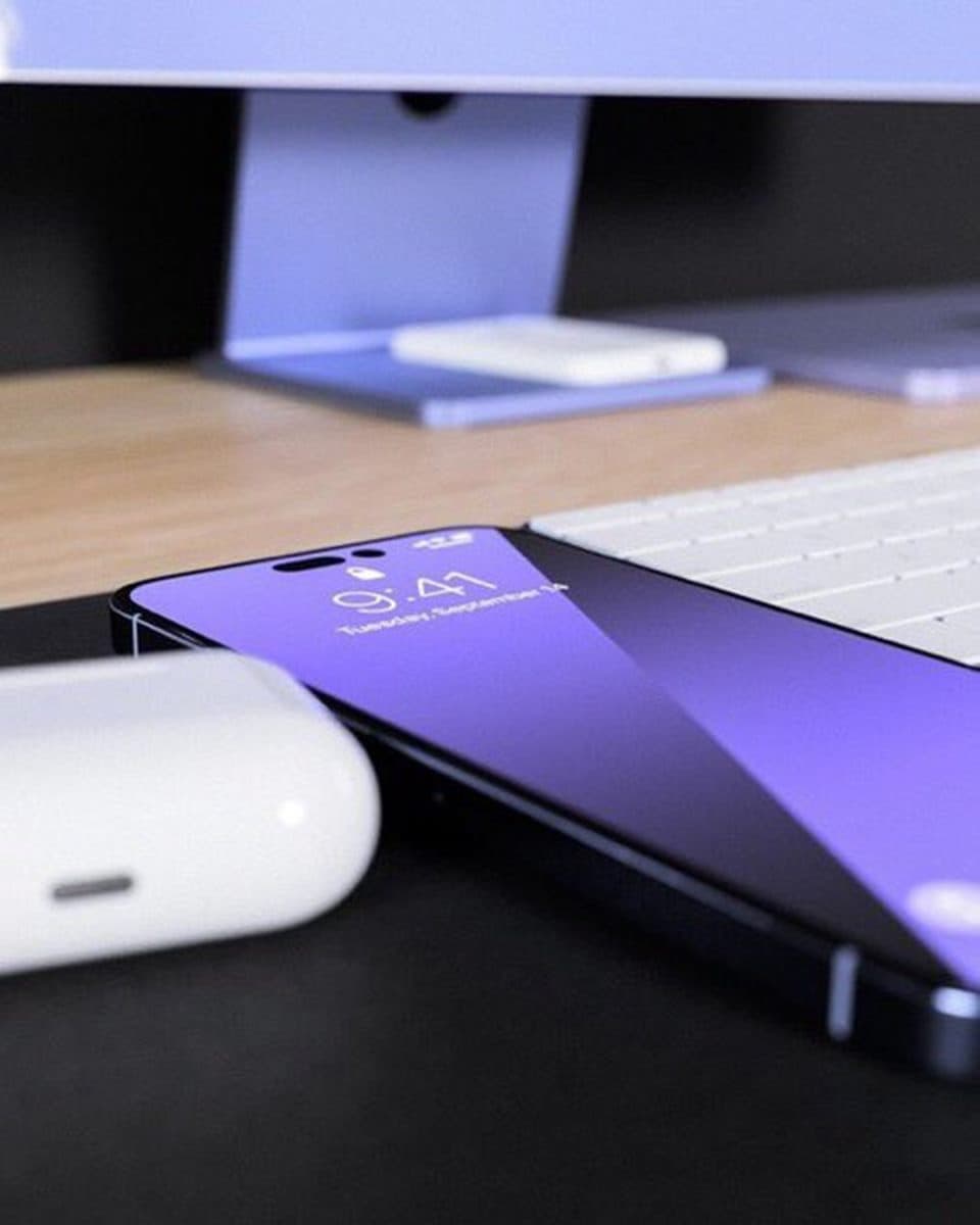 果粉尖叫!iPhone 14新色「莫蘭迪深紫」曝光,Pro旗艦機獨有「剪劉海」螢幕 果粉尖叫!iPhone 14新色「莫蘭迪深紫」曝光,Pro旗艦機獨有「剪劉海」螢幕