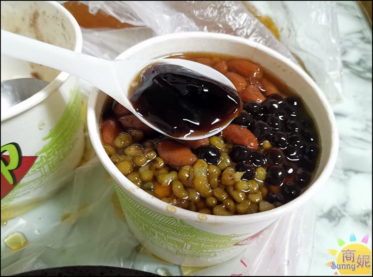 9種配料只要40元!台中「超佛心豆花」網評4.5分,DIY裝料像「冰品自助餐」 9種配料只要40元!台中「超佛心豆花」網評4.5分,DIY裝料像「冰品自助餐」