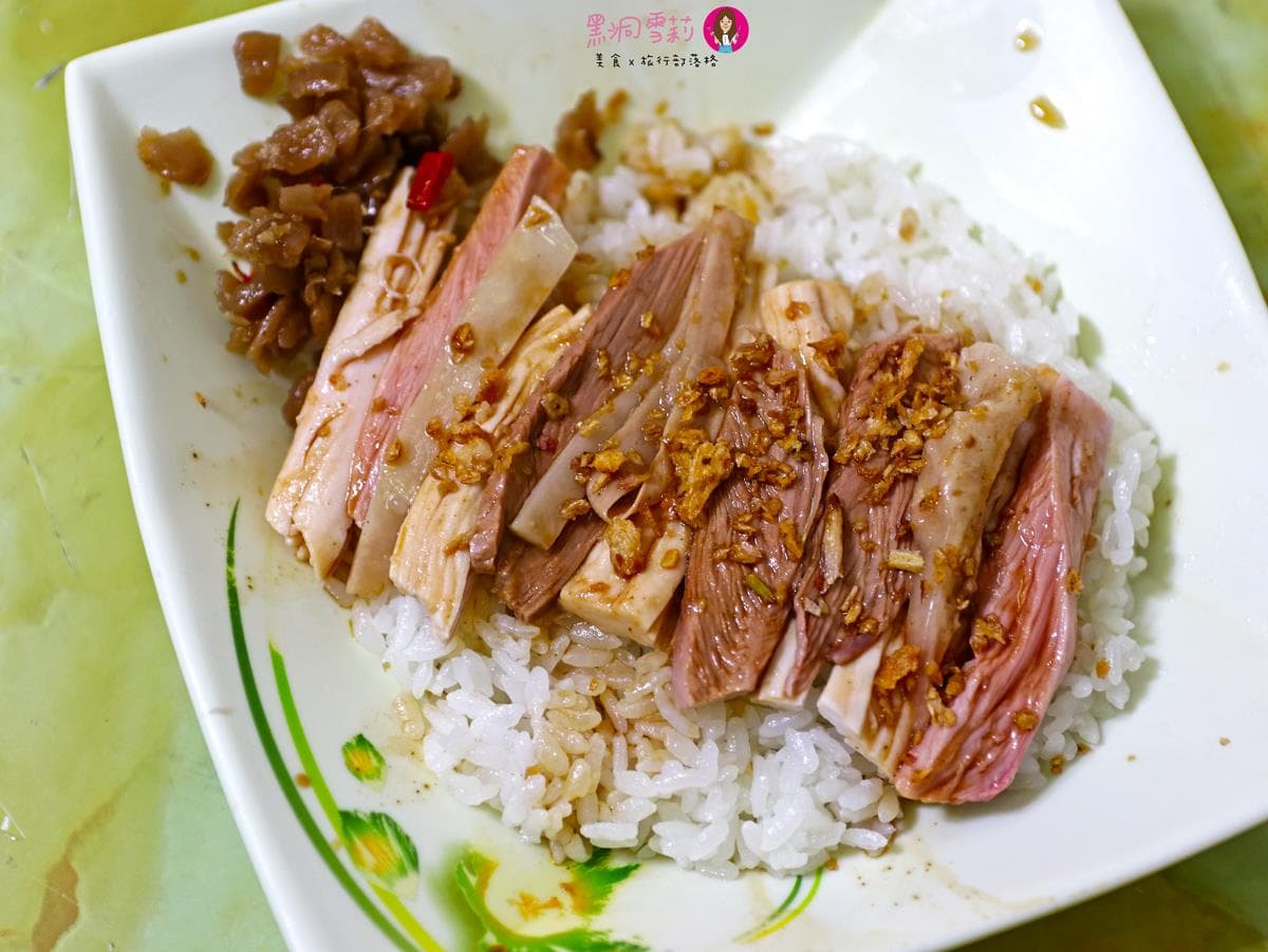 嘉義人的私房名單！66年「手撕火雞肉飯」扎實又軟嫩，限量火雞佛想吃靠運氣