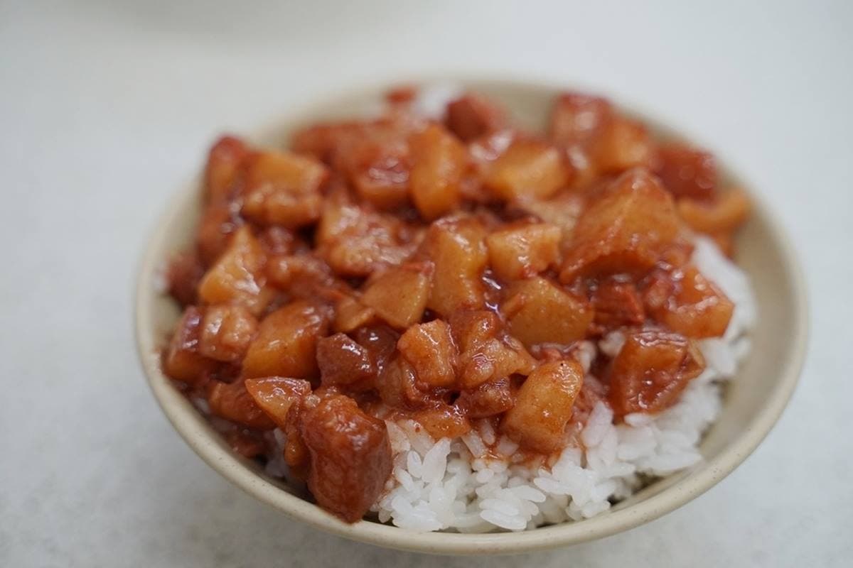 好評破4700則!紅糟肉燥飯肥肉控超愛,獨特「麻薏湯」台中才喝得到 好評破4700則!紅糟肉燥飯肥肉控超愛,獨特「麻薏湯」台中才喝得到