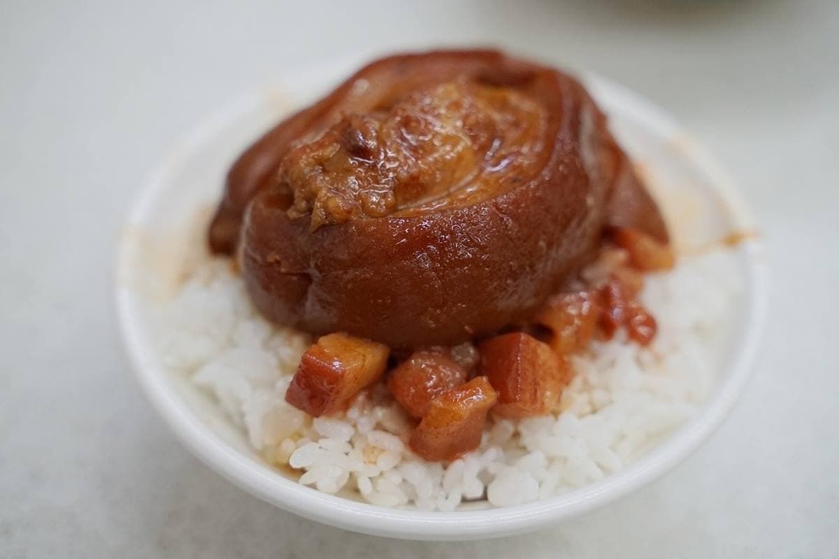 好評破4700則!紅糟肉燥飯肥肉控超愛,獨特「麻薏湯」台中才喝得到 好評破4700則!紅糟肉燥飯肥肉控超愛,獨特「麻薏湯」台中才喝得到