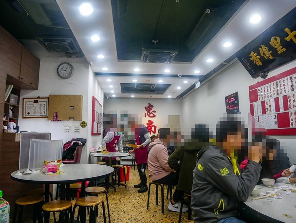 知名作家都說讚！60年眷村菜必嗑超下飯「回鍋肉」，２種台灣米內用無限吃