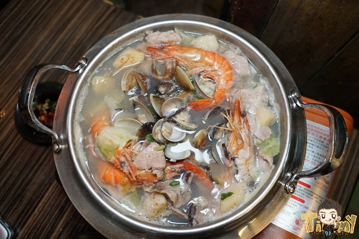 IG打卡美食藏在這！超有哏「飛天麵」好拍又好吃，道地澳門啵啵蛤憲哥也愛