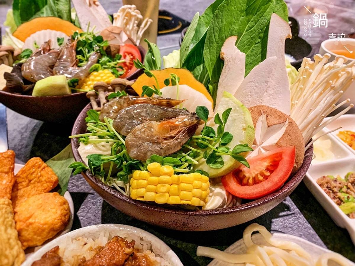 吃鍋打卡哥吉拉！南港「高CP值鍋物」必點12蝦海鮮盤，整尾大龍蝦只要299元