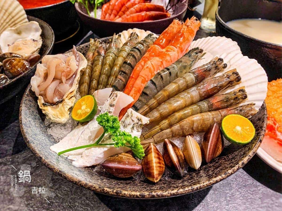 吃鍋打卡哥吉拉！南港「高CP值鍋物」必點12蝦海鮮盤，整尾大龍蝦只要299元