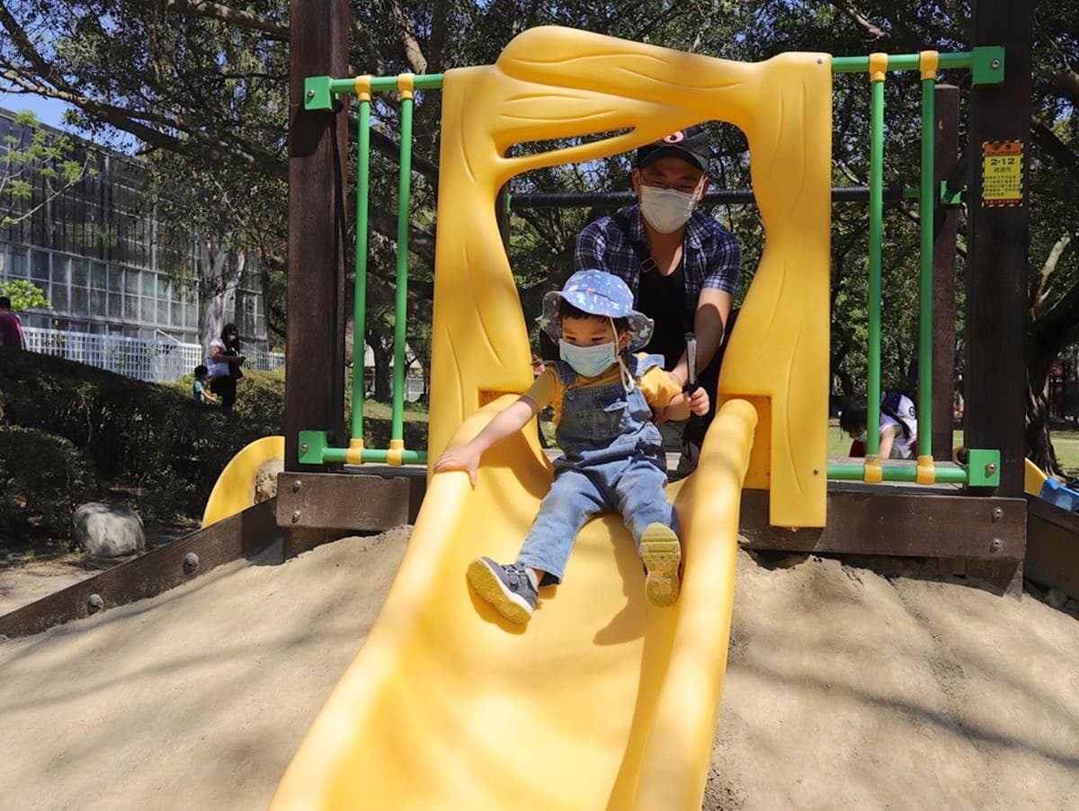 南台灣最大動物園！零距離餵水豚君、看孔雀開屏，免費樂園設施玩到不想走