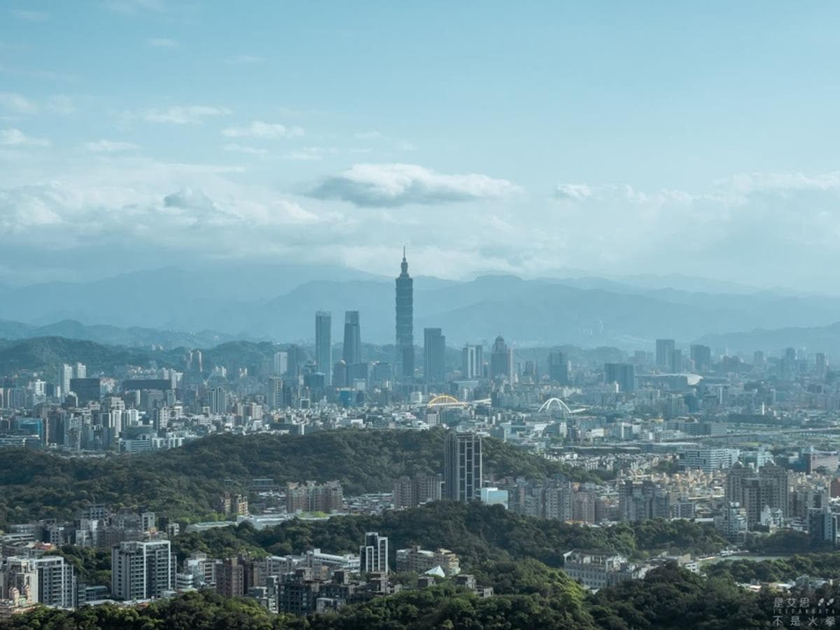 內湖也有「小人國」！祕境步道打卡迷你總統府，還能美拍巨岩瀑布、101