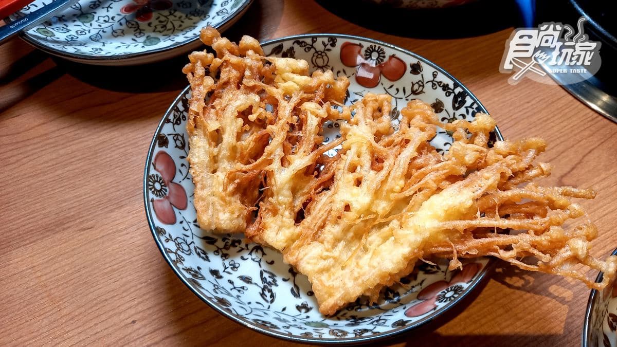 還有酥炸金針菇也是必點之一。