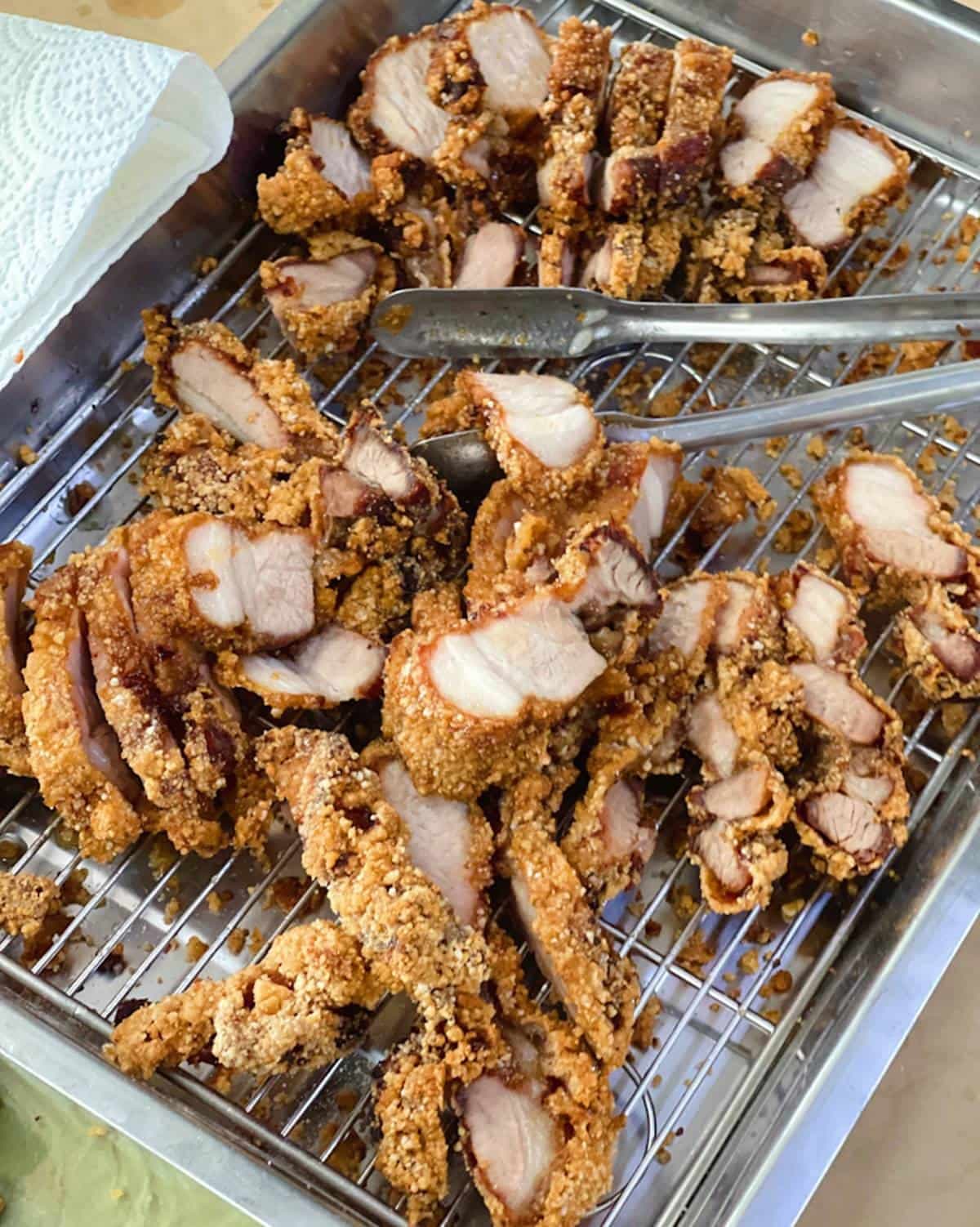 狂賣３小時完售！超隱密便當店必點爆汁「獨門叉燒肉」，在地人中午前就排爆