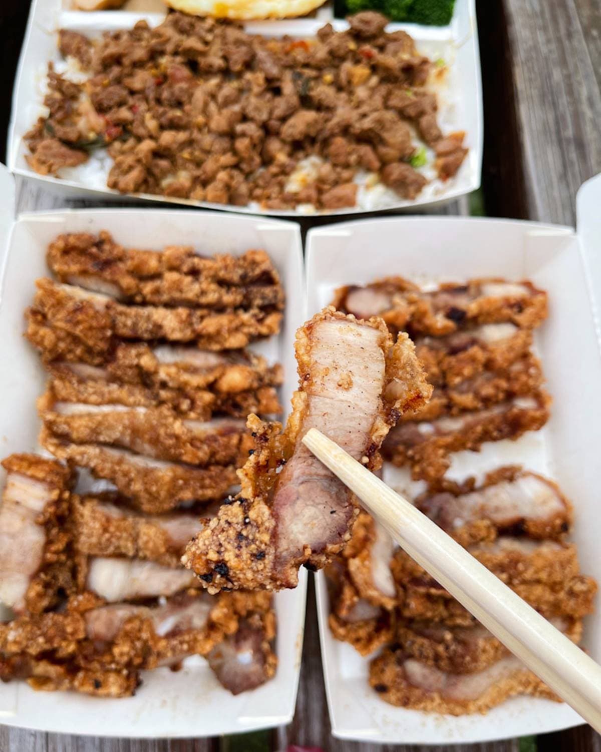 狂賣３小時完售！超隱密便當店必點爆汁「獨門叉燒肉」，在地人中午前就排爆