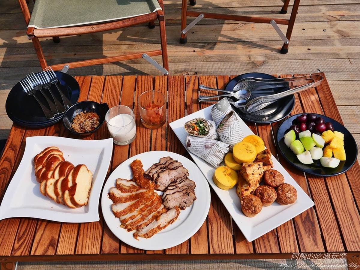 免裝備「親子豪華露營車」！一泊三食大嗑BBQ，還能爽玩泡泡足球、越野車