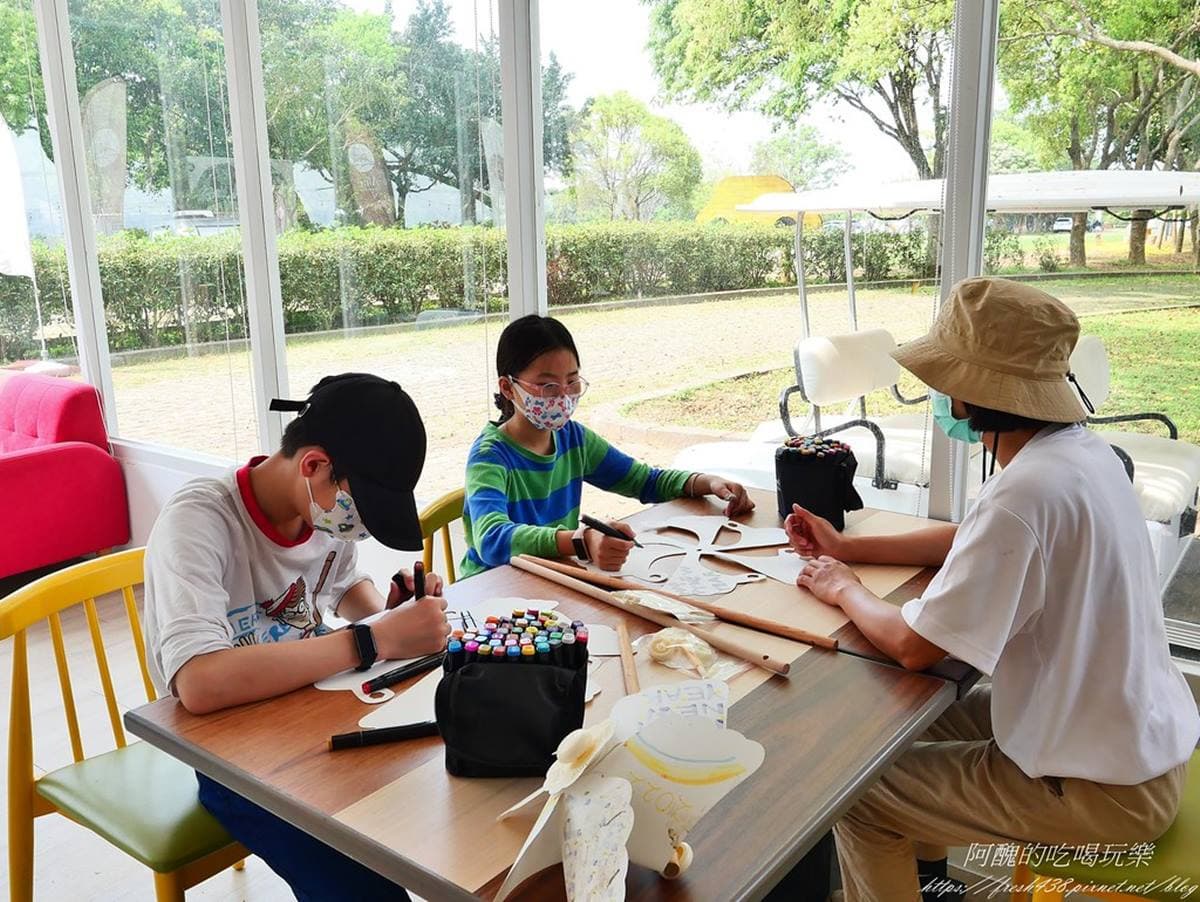 免裝備「親子豪華露營車」！一泊三食大嗑BBQ，還能爽玩泡泡足球、越野車
