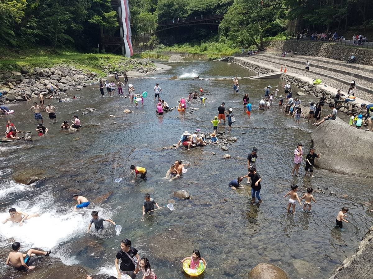 30元玩遍小烏來!唯一合法「溪流戲水區」7月重新開放,順遊天空步道、瀑布 30元玩遍小烏來!唯一合法「溪流戲水區」7月重新開放,順遊天空步道、瀑布
