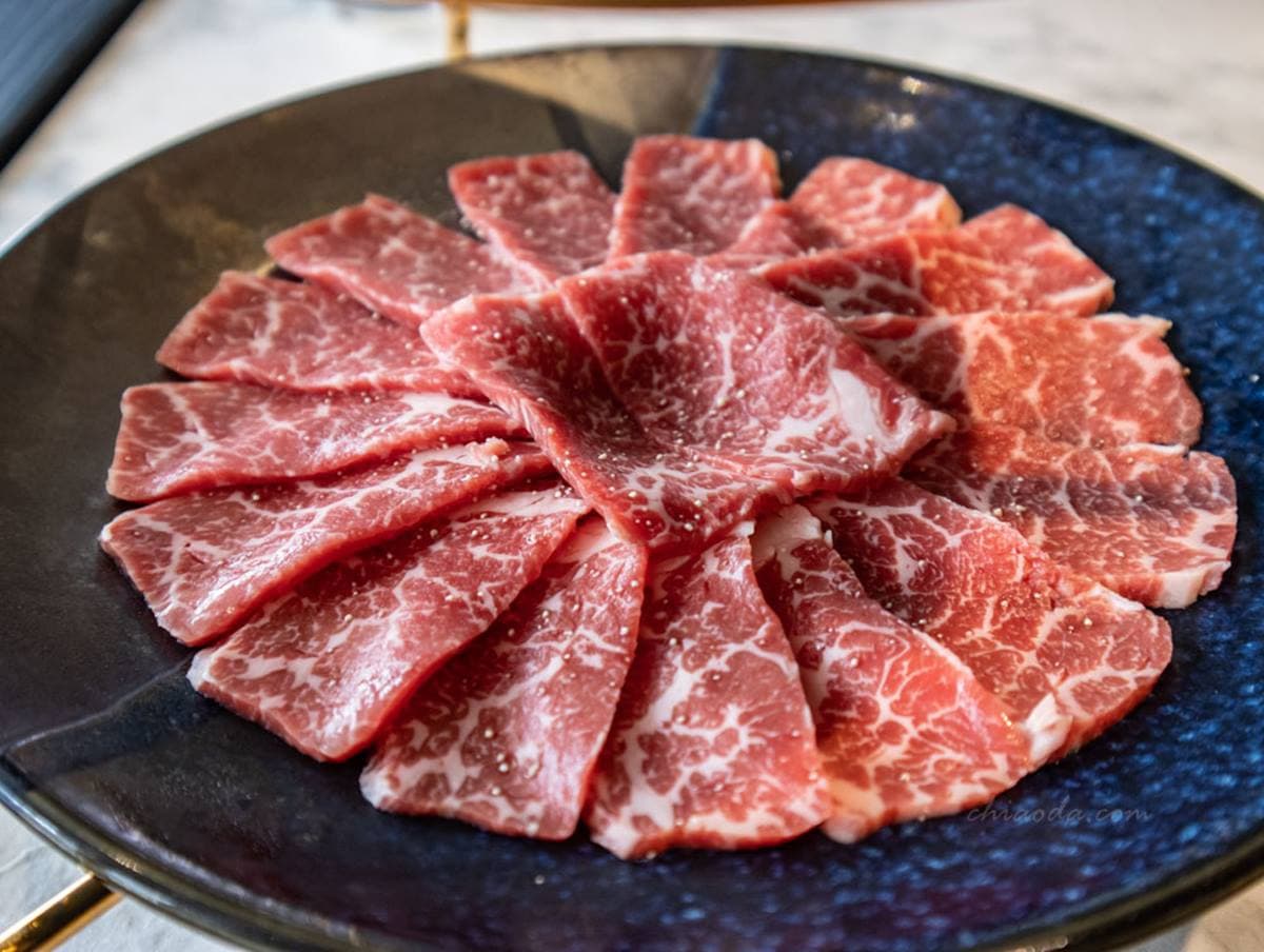 想吃先預訂！4.8星「燒肉界霸主」在台中，鮮嫩「30公分厚切牛舌」老饕必點