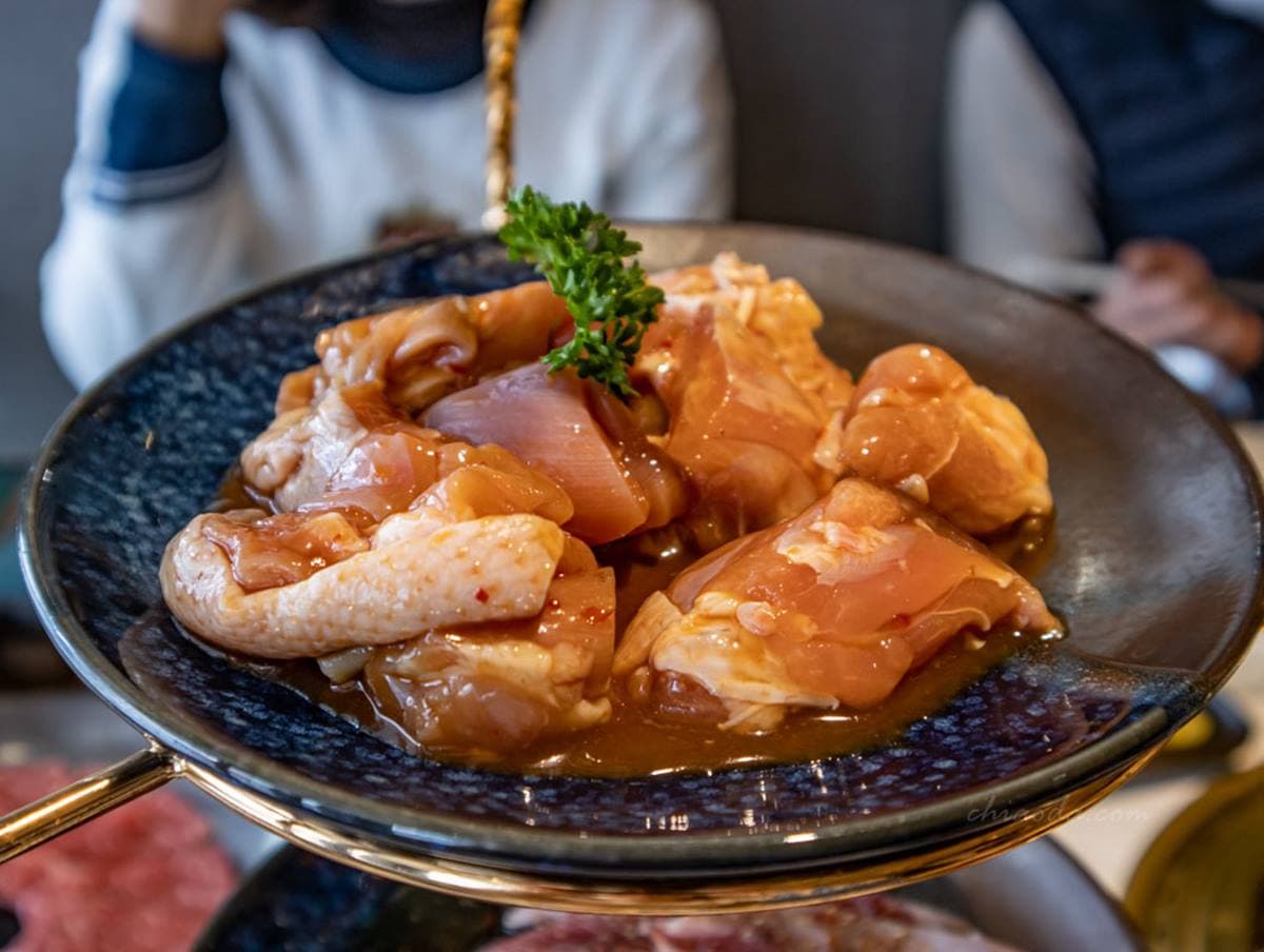 想吃先預訂！4.8星「燒肉界霸主」在台中，鮮嫩「30公分厚切牛舌」老饕必點